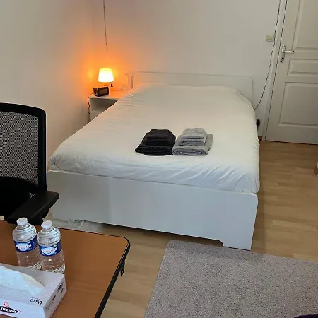 Dans Maison Familiale Couette-café