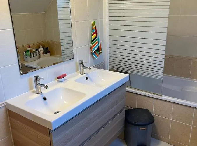 Dans Maison Familiale Bed & Breakfast